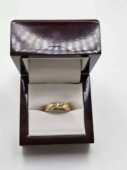 10k yellow gold diamond band, size 7.5 -5.8 gr