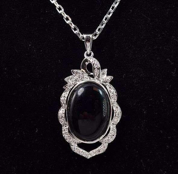 Precious Oval Shaped Cabochon-Cut 5.68CTS Black Onyx & Sapphire Gemstone Pendant Necklace in Sterlin