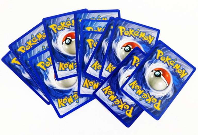 12 Vintage Pokémon Cards