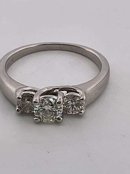 CERTIFIED LADIES PLATINUM AND DIAMOND RING