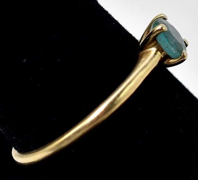 Pretty 10K Yellow Gold Emerald Gemstone Ring