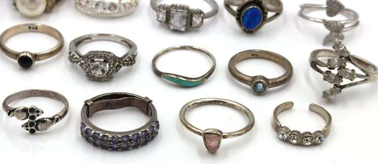 Group lot of 19 Vintage 925 sterling silver rings