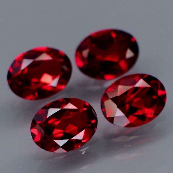 Outstanding color! 7.20ct real ruby red Garnet set!!