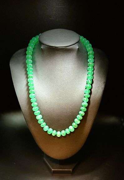 Gorgeous Large 935 Cttw Natural Mined From The Earth Emerald Necklace