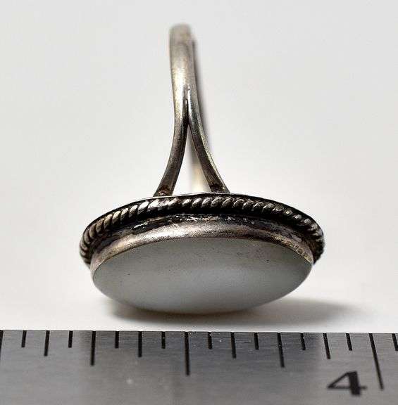 Vintage Mother of Pearl Ring in Sterling Silver