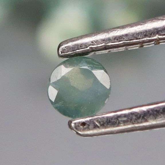 Extremely rare! 1.63ct color change Alexandrite set!