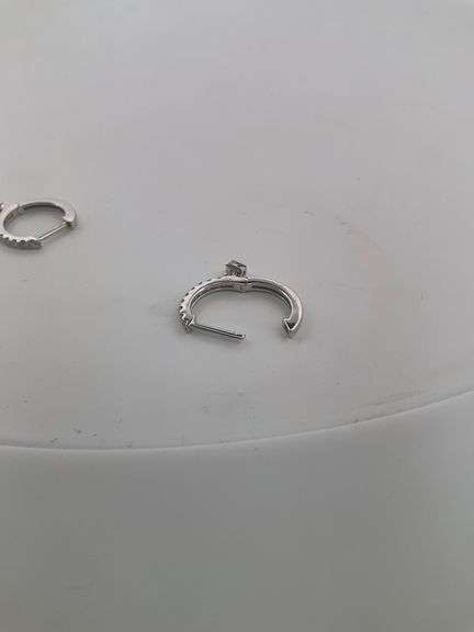 18K WHITE GOLD DIAMOND LOOP EARRINGS