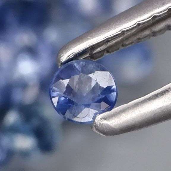 Eye catching 3.70ct denim blue Sapphire set