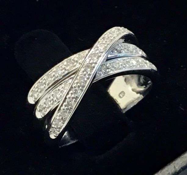 14K White Gold Round Brilliant Cut Diamond Ring