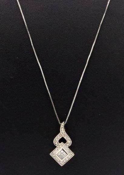14kt White gold 0.40ctw princess cut and RBC invisible set diamond pendant on box chain