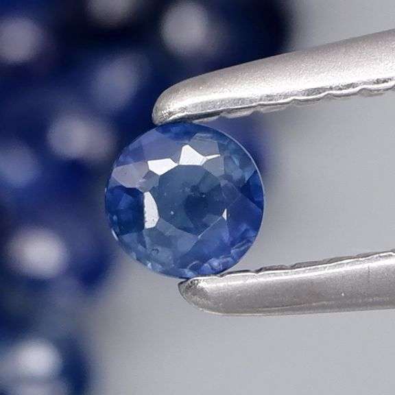 Heated only! 5.43ct pure ink blue Sapphire set from Madagascar