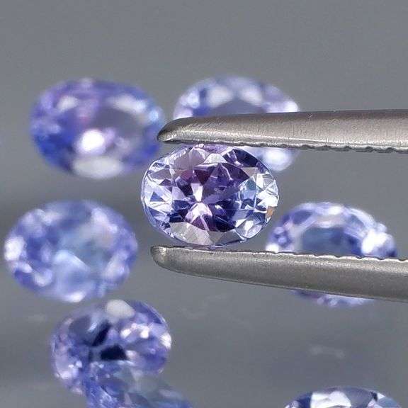 Tremendous 2.62ct unheated Tanzanite set