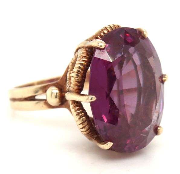 Impressive Vintage 10K YG Amethyst Ring