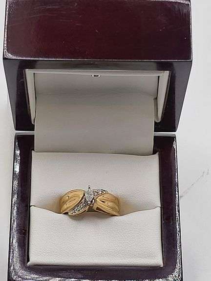 14k yellow gold diamond wedding band, size 7.5 -4.9 gr