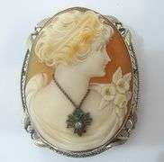 VINTAGE 14K CAMEO WITH EMERALD AND DIAMOND
