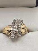 Beatiful 14K yellow gold and diamond cluster ring