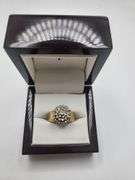 Beatiful 14K yellow gold and diamond cluster ring