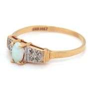 14kt Yellow gold opal ring