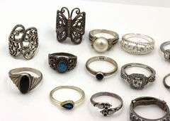 Group lot of 19 Vintage 925 sterling silver rings