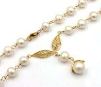18kt Yellow gold 6.5-7mm fresh water pearl and gold station leaf dangle necklace