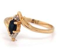 14kt Yellow gold marquise blue sapphire ring