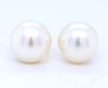 14kt Yellow gold Button pearl stud earrings