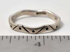 Thin Band Ring with Pattern in Sterling Silver