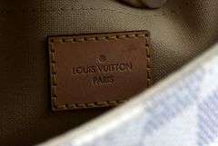 Louis Vuitton Damier Azur Favorite MM Cross body