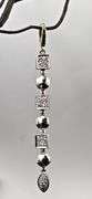 Feminine 18K White Gold Dangling Diamond Pendant
