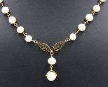 18kt Yellow gold 6.5-7mm fresh water pearl and gold station leaf dangle necklace