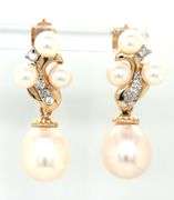 14kt Yellow gold pearl and diamond dangle earrings
