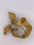 CERTIFIED 18K YELLOW GOLD AND DIAMOND BROOCH
