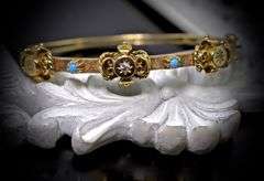 Lovely Vintage 14K Yellow Gold Bangle with Turquoise