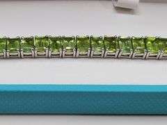 Elegant 88ct Emerald-Cut Natural Peridot Bracelet in Sterling Silver – Size 7