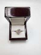 Very nice 14k white gold diamond cluster ring