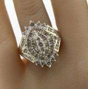 14kt Yellow gold 1.50ctw baguette and round diamond cluster ring