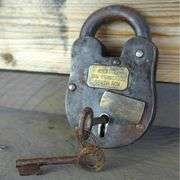 Alcatraz Prison Padlock with Keys