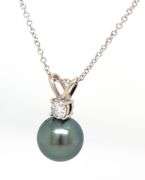 18kt White gold 8mm grey pearl and diamond pendant on chain