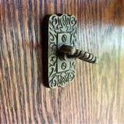 Victorian-Style Solid Brass Twist Doorbell Chime