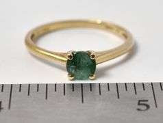 Pretty 10K Yellow Gold Emerald Gemstone Ring