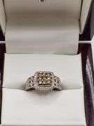 Absolutely gorgeous 14k white gold diamond ring