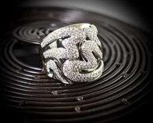 Contemporary High-End 18K White Gold Diamond Ring