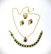 Stunning 18 Kt Yellow Gold Plate 4 Piece Lab Simulated Emerald Jewelry Set