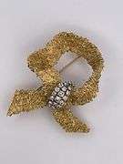CERTIFIED 18K YELLOW GOLD AND DIAMOND BROOCH