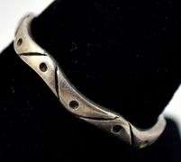 Thin Band Ring with Pattern in Sterling Silver