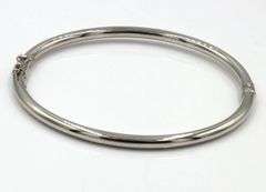 Easy to Wear 14K WG Hinged Bangle Bracelet