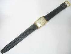 CONTENT OF SAFE DEPOSIT BOX: VINTAGE MENS GRUEN CURVEX WATCH WITH FANCY CASE