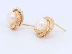14kt Yellow Gold Twisted Infinity Pearl Earrings