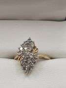 Absolutely gorgeous 14k yellow gold and diamond cluster ring