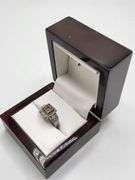 Absolutely gorgeous 14k white gold diamond ring
